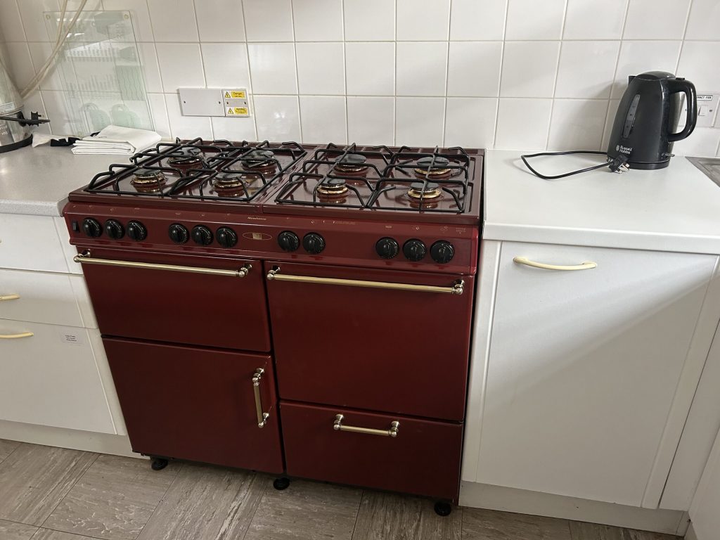 8 burner hob and double oven.